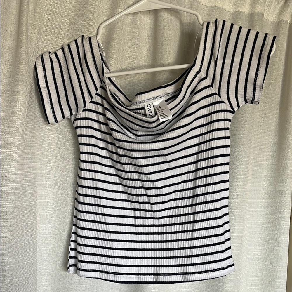 H&M Women’s Off-the-shoulder striped top